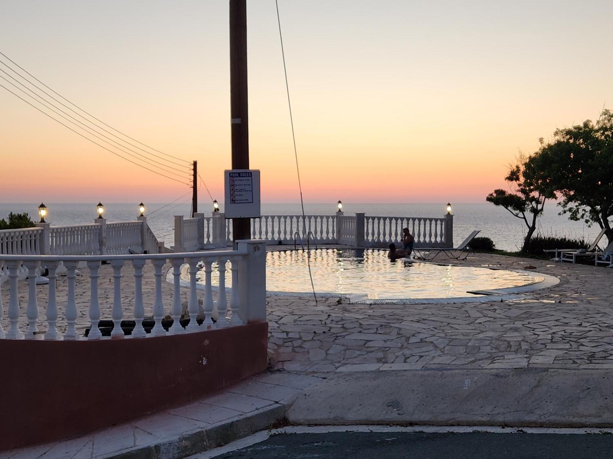 Serena Vacation Home Pomos Exterior photo