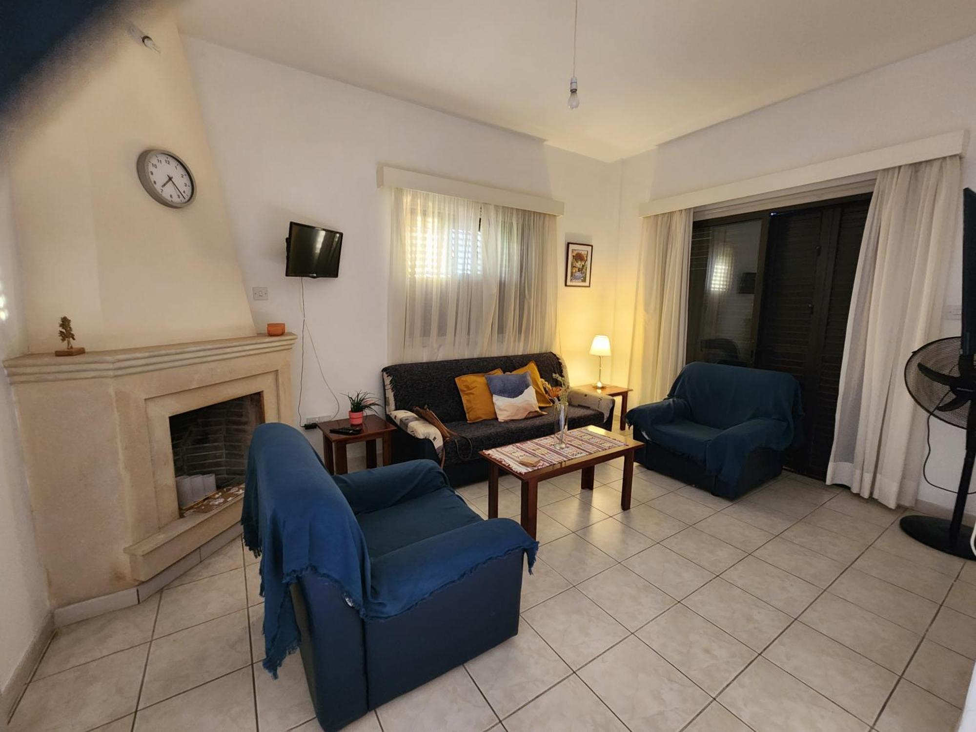 Serena Vacation Home Pomos Exterior photo